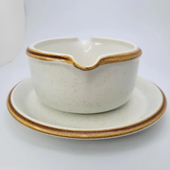 Vintage Mikasa Natural Beauty C9000 Gravy Boat with Underplate Stoneware - Picture 7 of 9